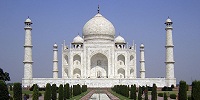 Уникальным рисункам на стенах Тадж-Махала угрожают полчища насекомых