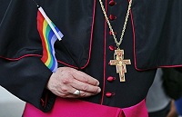 Папа Франциск заявил о необходимости извинений Церкви перед геями