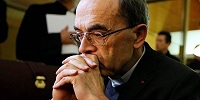 Кардинал Барбарен приговорен к шести месяцам условно и подает в отставку с поста архиепископа Лионского