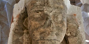 Египетские археологи обнаружили в руинах погребального храма фараона Аменхотепа III двух сфинксов
