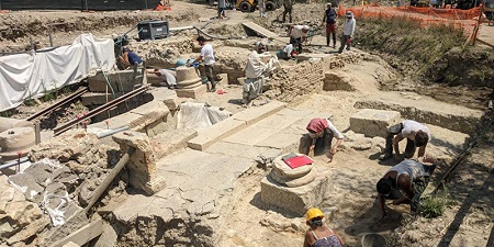 При раскопках древнеримских священных бань в Тоскане обнаружена сокровищница вотивных предметов