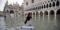 В Венеции возводят стеклянные барьеры вокруг базилики Святого Марка для защиты от наводнений