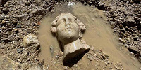 Головы нескольких статуй древнегреческих богов найдены при раскопках в Турции