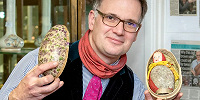 В Йоркшире с благоговением показывают самое старое в мире шоколадное пасхальное яйцо
