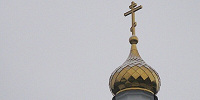 В Черновицкой области Украины сотни верующих отстояли храм УПЦ