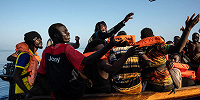 Папа скорбит об очередной гибели корабля мигрантов в Средиземном море