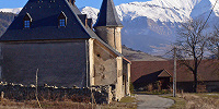 Во французских Альпах возрождают малые горные церкви к югу от Гренобля