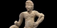 В английском Кенте археологи обнаружили древнеримскую статую Тритона в руинах мавзолея