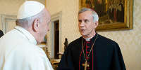 Папа Римский обсудил с высшими иерархами Ватикана отставку епископа Техасского