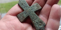 Редкий реликварий-энколпион обнаружен во время раскопок в Польше