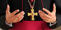 Французский католический епископ обвиняется в попытке изнасилования взрослого мужчины