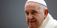Папа Франциск заболел «легким гриппом» и отправился в больницу для профилактического тестирования