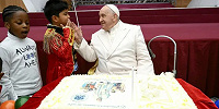 Папа Франциск отметил 87-й день рождения с детьми, получившими помощь в клинике Ватикана