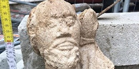 Статуя, изображающая предположительно святого Христофора, найдена при раскопках в Аквиле