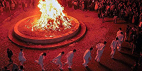 Зороастрийцы в Иране провели древний праздник огней Садех, знаменующий перелом в зиме от морозов к теплу