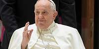 Папа Франциск посетил римскую больницу Джемелли для диагностических тестов