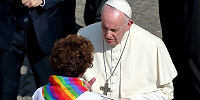 Ватикан извинился за уничижительное высказывание Папы Римского о геях в католических семинариях