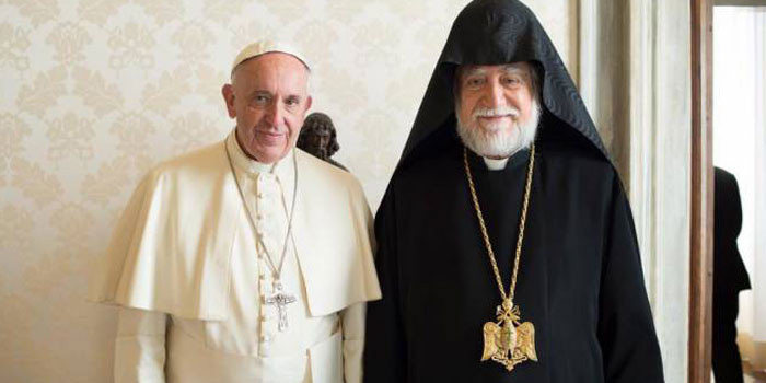 Киликийский католикос Армянской Церкви Арам I и папа Франциск встретились в Ватикане