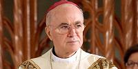Архиепископ Карло Мария Вигано, обвиненный Ватиканом в расколе, назвал это «знаком почета»