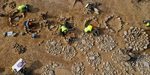 В Норвегии обнаружены круглые каменные образования с кремированными останками детей