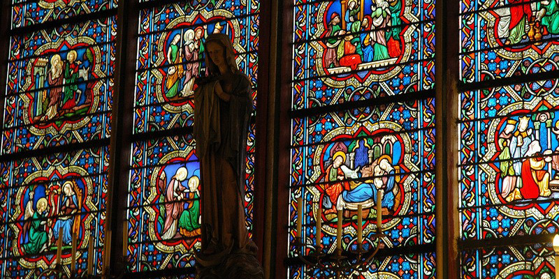 План Макрона по установке современных витражей в соборе Парижской Богоматери сорван