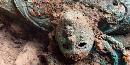 В Англии обнаружено самое большое ритуальное подношение железного века из когда-либо найденных