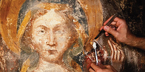 Фреска начала XV века «Мадонна Знамения» отреставрирована в Бари