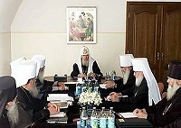 Святейший Патриарх Московский и всея Руси Алексий II возглавил заседание Священного Синода Русской Православной Церкви, которое проходит в Сарове