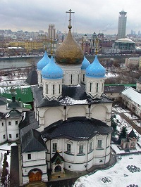 В Рождественский сочельник митрополит Кирилл совершил праздничное богослужение в Новоспасском мужском монастыре Москвы