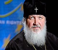 По окончании молебна на Владимирской горке Святейший Патриарх ответил на вопросы журналистов