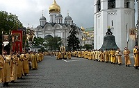 Нуждается ли богослужение в переводе с церковно-славянского на русский? (комментарий в интересах нации)