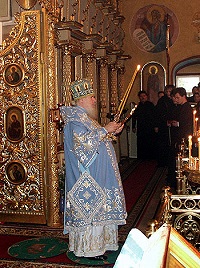 В день праздника Покрова Пресвятой Богородицы Его Святейшество совершил Божественную литургию в Покровском домовом храме Московской Духовной академии и возглавил торжественный акт, посвященный 320-летию МДА