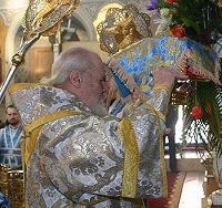 В храме Всех Святых на Соколе Святейший Патриарх совершил чин Великого освящения и Божественную литургию