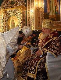 Святейший Патриарх Алексий совершил Божественную литургию в кафедральном соборе Рождества Христова в Кишиневе и рукоположил архимандрита Петра (Мустяцэ) во епископа Ниспоренского