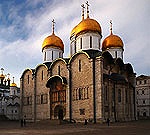 Святейший Патриарх Московский и всея Руси Кирилл совершил молебное пение и литию в Успенском соборе Кремля