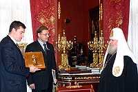 Его Святейшество встретился с председателем Комитета по международным делам Госдумы, вице-председателем ПАСЕ К.И.Косачевым и первым заместителем председателя Комитета по международным делам Госдумы Л.Э.Слуцким