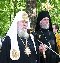 Слово Святейшего Патриарха Алексия на кладбище в усадьбе Покровское