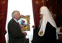 Святейший Патриарх Алексий наградил академика РАМН В.Н.Ярыгина орденом преподобного Сергия Радонежского, II степени