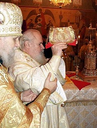 Святейший Патриарх совершил чин Великого освящения церкви Преображения Господня на Песках и Божественную литургию в новоосвященном храме
