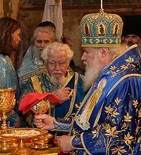 В день Благовещения Пресвятой Богородицы Святейший Патриарх совершил Божественную литургию и молебен в Благовещенском соборе Московского Кремля