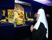 Святейший Патриарх посетил выставку «Вертеп. Итальянская рождественская традиция» в Храме Христа Спасителя
