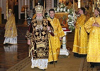 В день празднования 90-летия восстановления Патриаршества в Русской Церкви Предстоятель совершил Божественную литургию в Храме Христа Спасителя