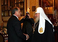 Предстоятель Русской Церкви встретился с Послом Сербии и Черногории в России Миланом Роченом