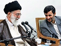 Духовный лидер Ирана аятолла Али Хаменеи утвердил Ахмадинежада в должности президента Ирана