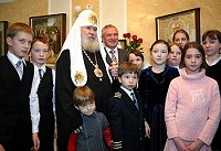 Предстоятель принял участие в детском Рождественском празднике в Государственном Кремлевском дворце
