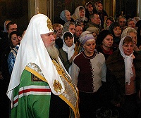 В день праздника иконы Божией Матери «Нечаянная Радость» Святейший Патриарх совершил молебен у чтимого списка этой иконы в храме св. Пророка Илии в Обыденном переулке