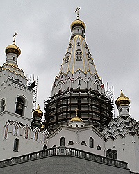 Предстоятель Русской Церкви посетил строящийся храм-памятник в часть Всех святых в Минске