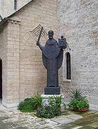 920 лет со дня перенесения мощей святителя и чудотворца Николая из Мир Ликийских в Бар (комментарий в интересах нации)