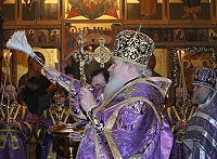 Святейший Патриарх освятил храм преподобного Марона в Старых Панех и совершил Божественную литургию в новоосвященном храме