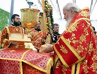 В день памяти новомучеников, в Бутове пострадавших, Святейший Патриарх совершил богослужения на месте их кончины и погребения